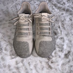 ADIDAS- Tubular Shadow